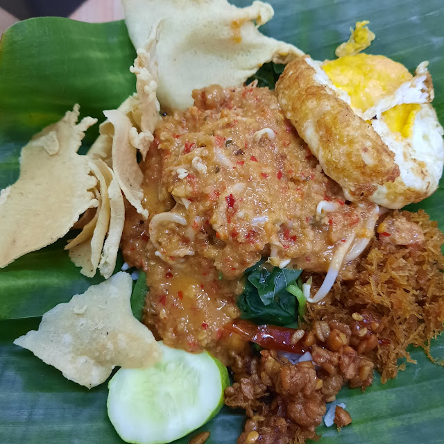 Nasi Pecel Telur Ceplok