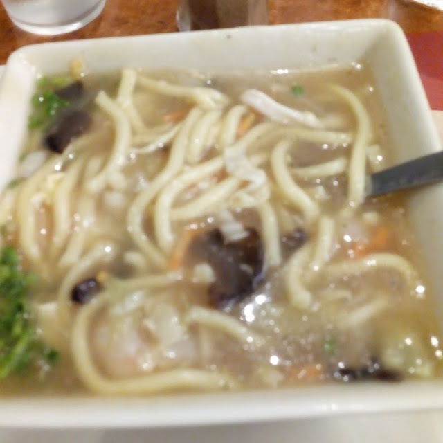 Seafood Lomi
