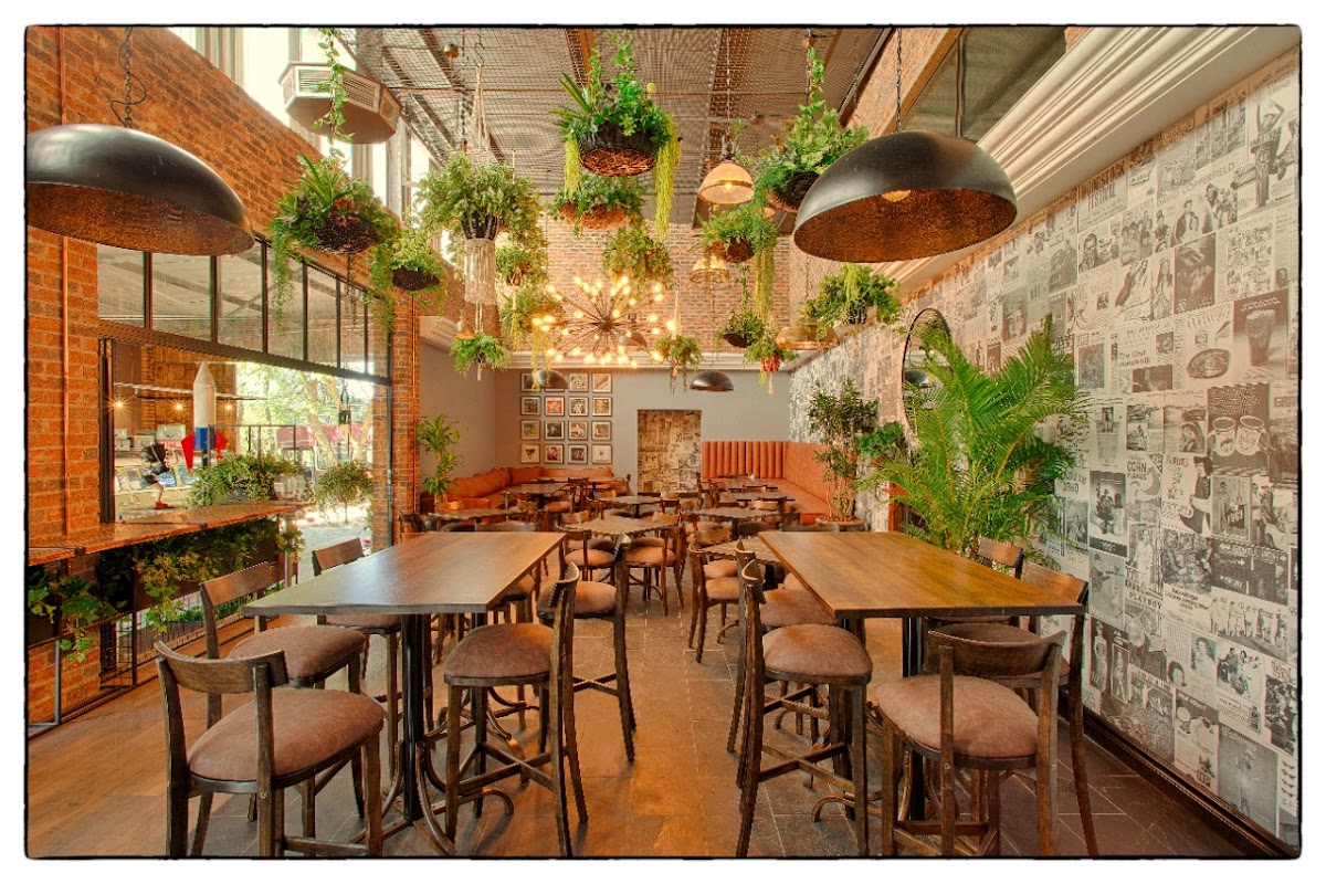 Nineteen69 Pub & Bistro Broederstroom