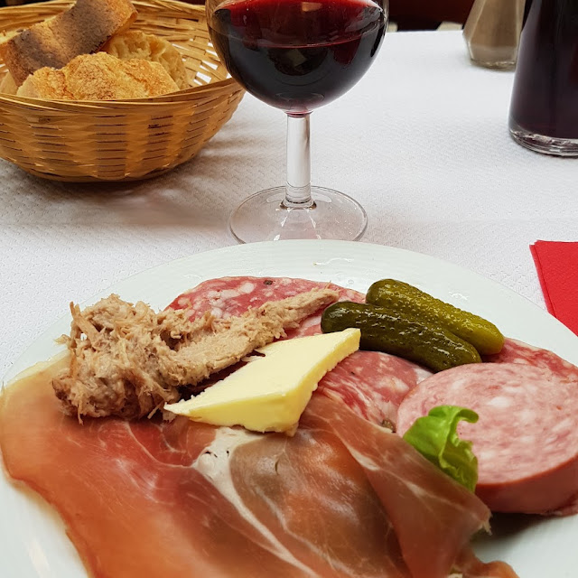 Petit Assiette de Charcuterie