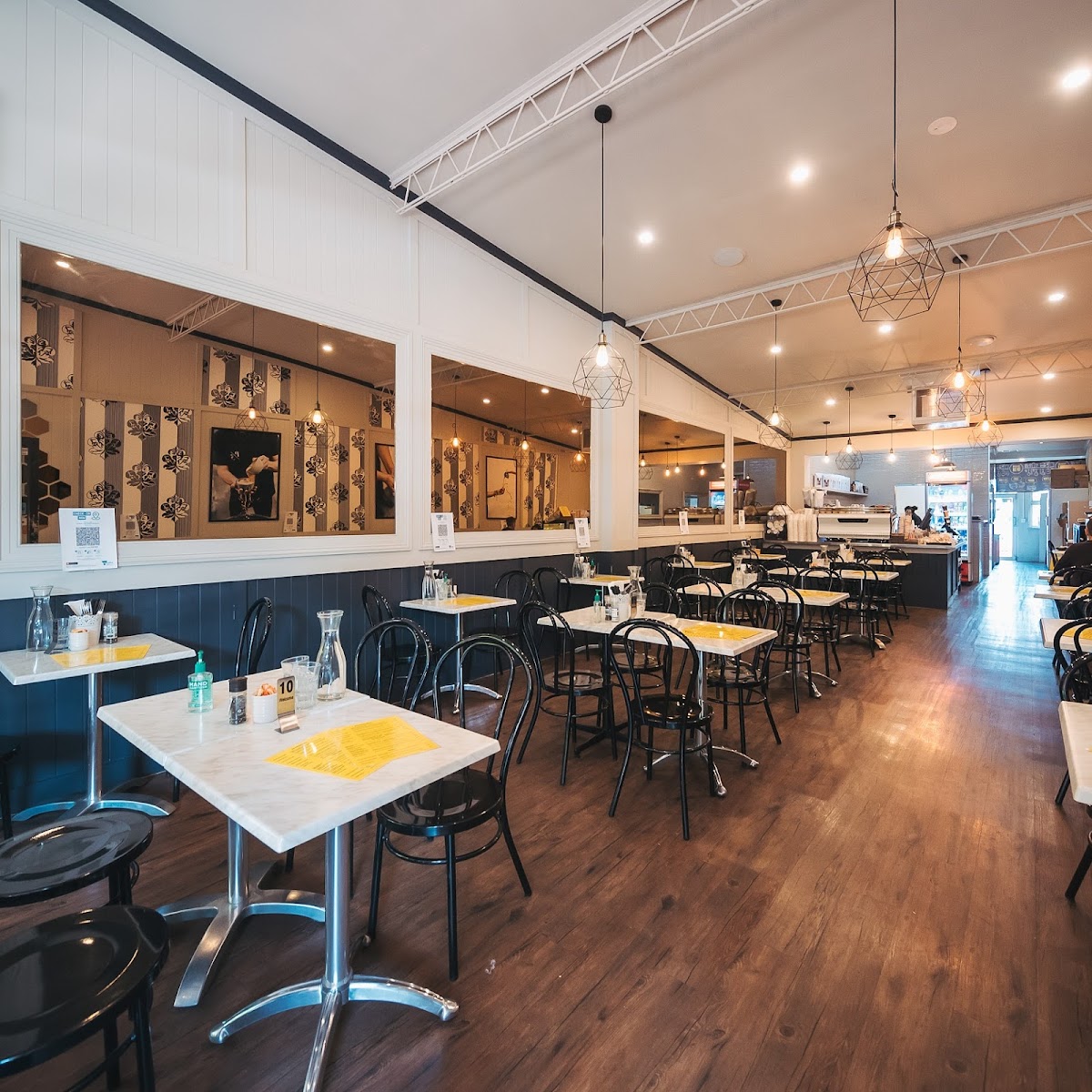 SHINE CAFE