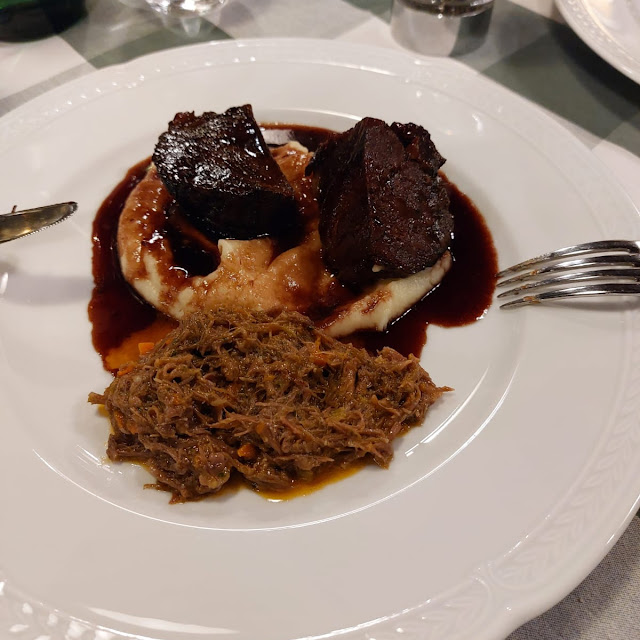 Guancia Di Manzo All'amarone E Coda Di Bue Brasata Con Purè Di Patate