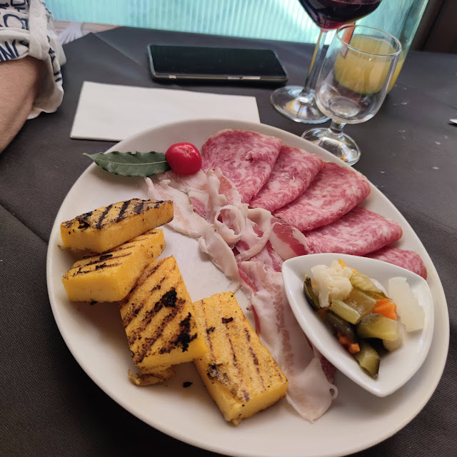 Soppressa E Lardo Pancettato Con Polenta