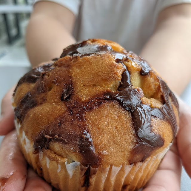 Vanilla Chocolate Chunk Muffin