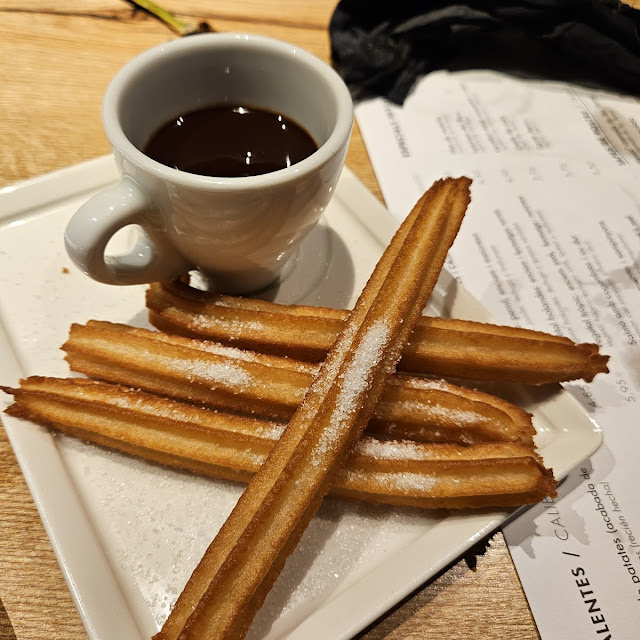 Churros Con Chocolate
