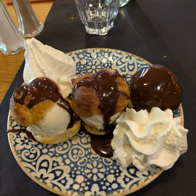 Profiteroles Maison