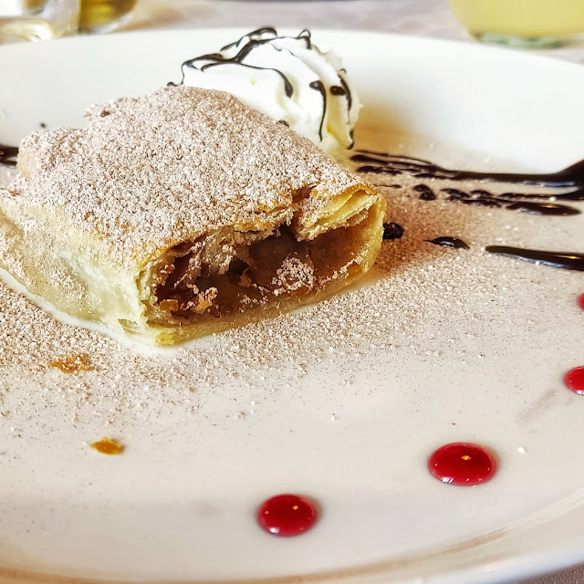 Apfelstrudel
