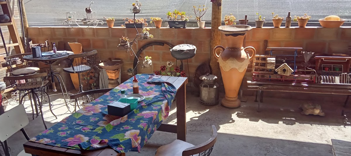Restaurante e caldo de cana do Tião