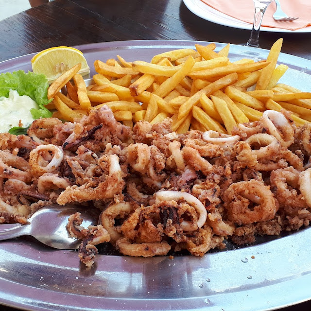Calamari Fritti Mit Pommes Frites
