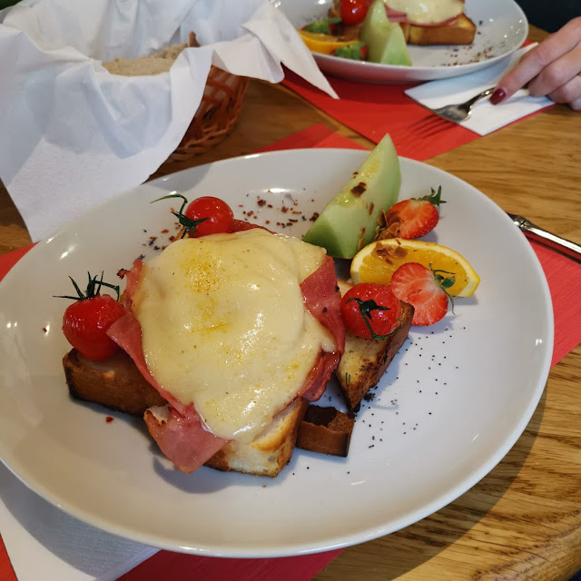 Toast Hawaii