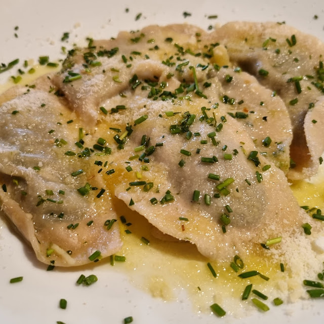 Mezzelune Di Spinaci Con Formaggio E Burro Fuso