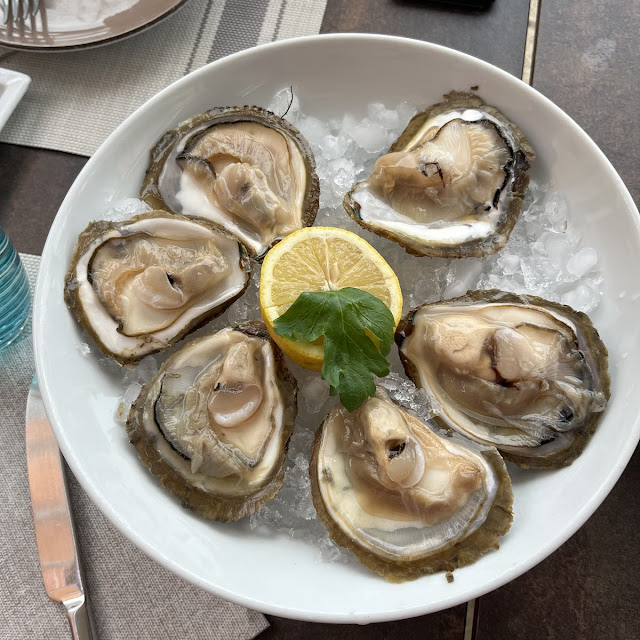 Fresh Oysters