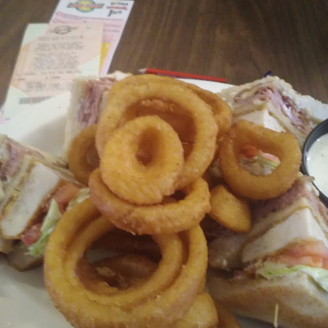 Club with Onion Rings