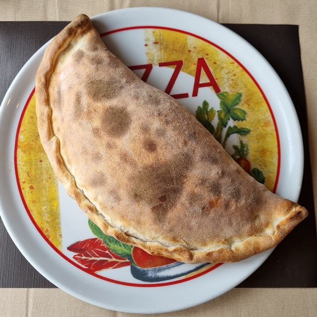 Calzone Salamie