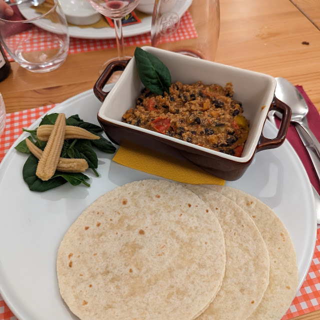 Chili Con Tortillas