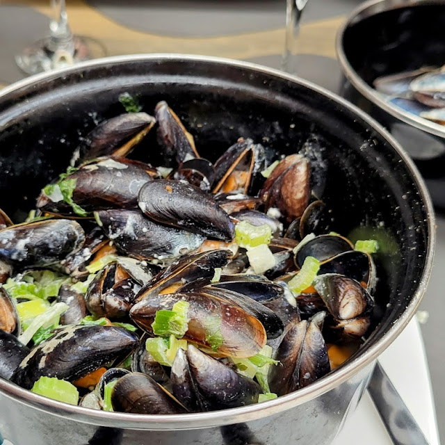 Moules de Bouchot À la Crème Au Maroilles