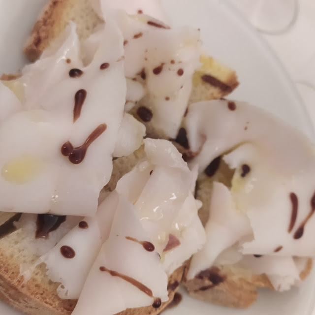 Pane Caldo Con Lardo Di Colonnata