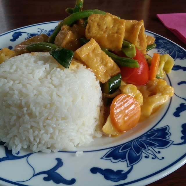Tofu Curry Nach Thai Art