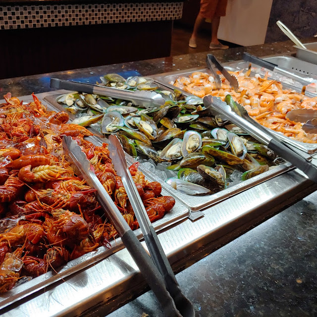 Mussels Clams and Shrimp Salad