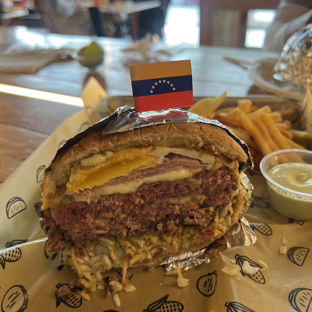 Hamburguesa Venezolana