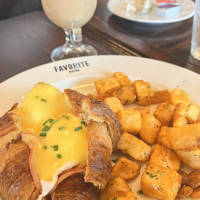 Lobster Egg Benedict