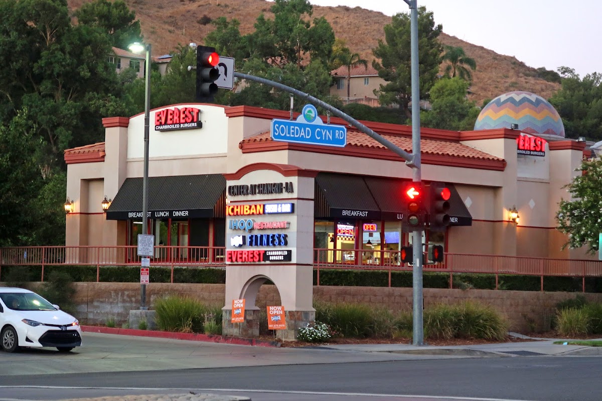 Everest Burgers