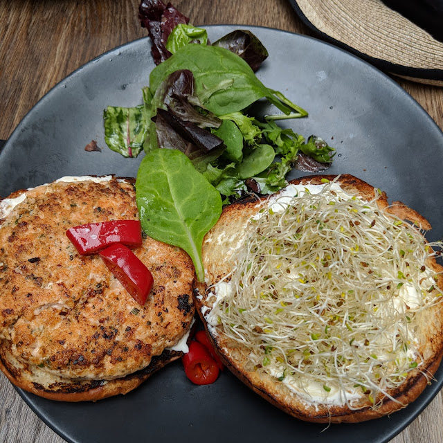 Salmon Burger