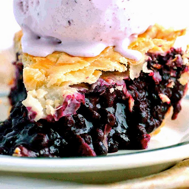 Slice Blueberry Pie