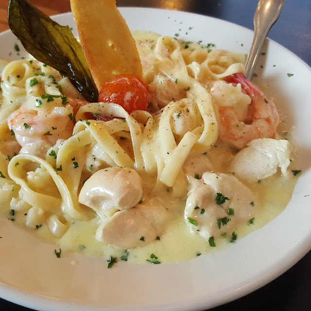 Seafood Alfredo