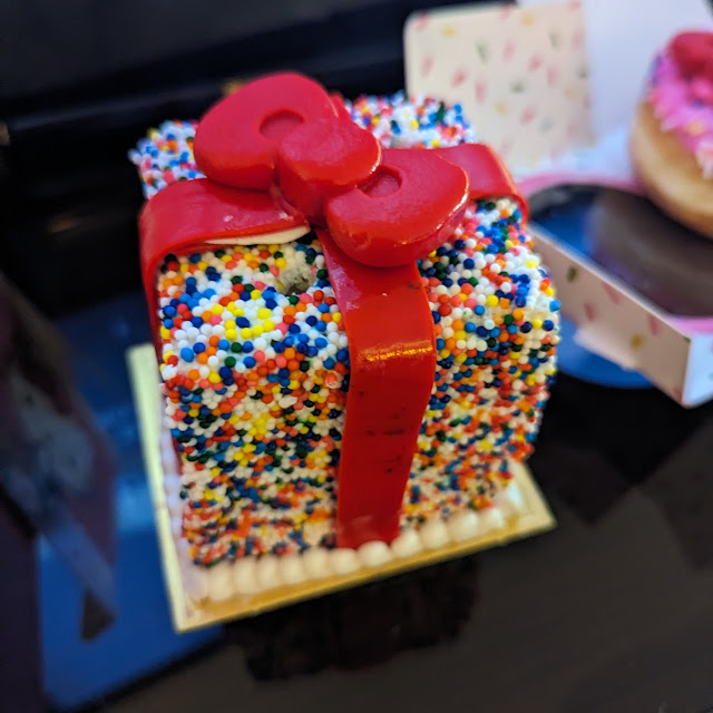 Hello Kitty Cupcake