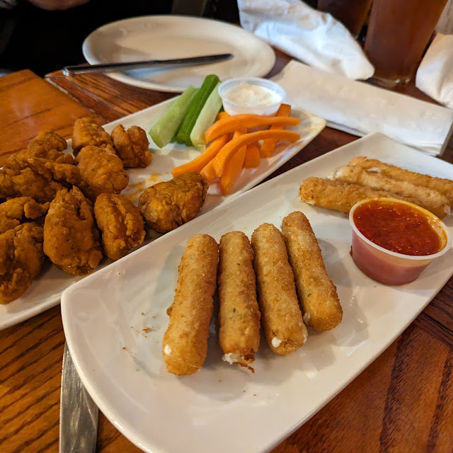 Fried Mozzarella Sticks with Marinara