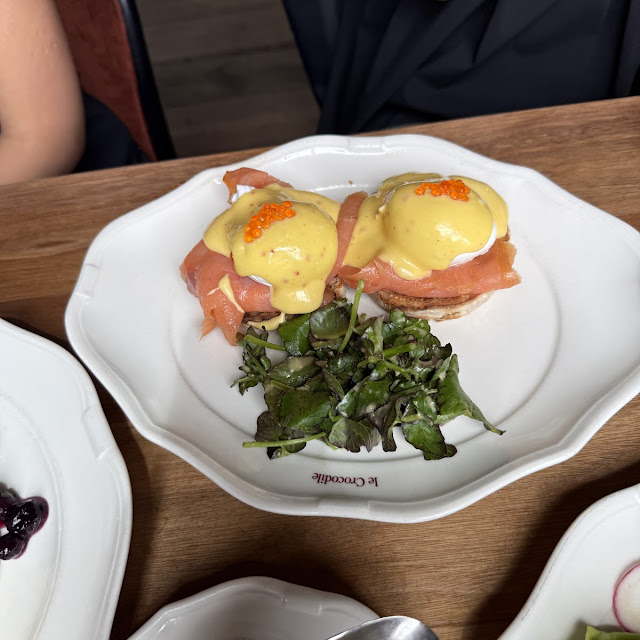 Eggs Royale with Smoked Salmon and Sauce Hollandaise
