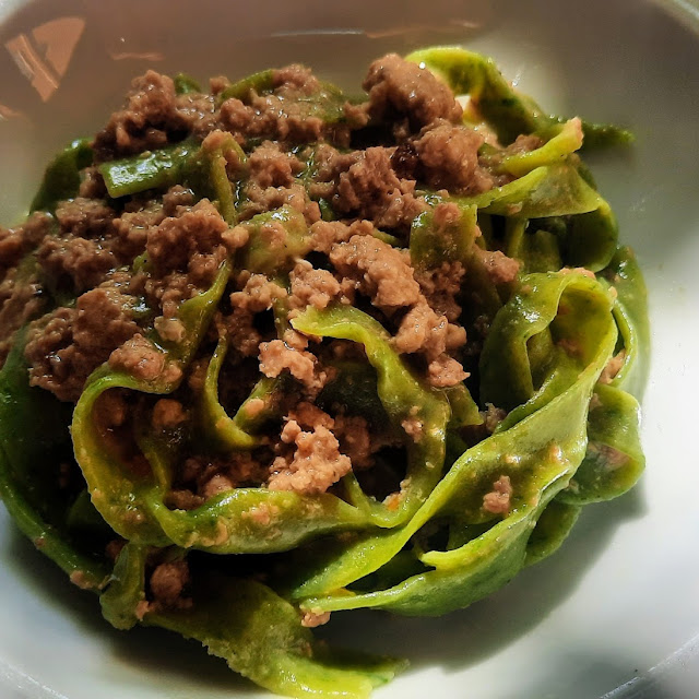 Tagliatelle Al Ragù Di Pollame