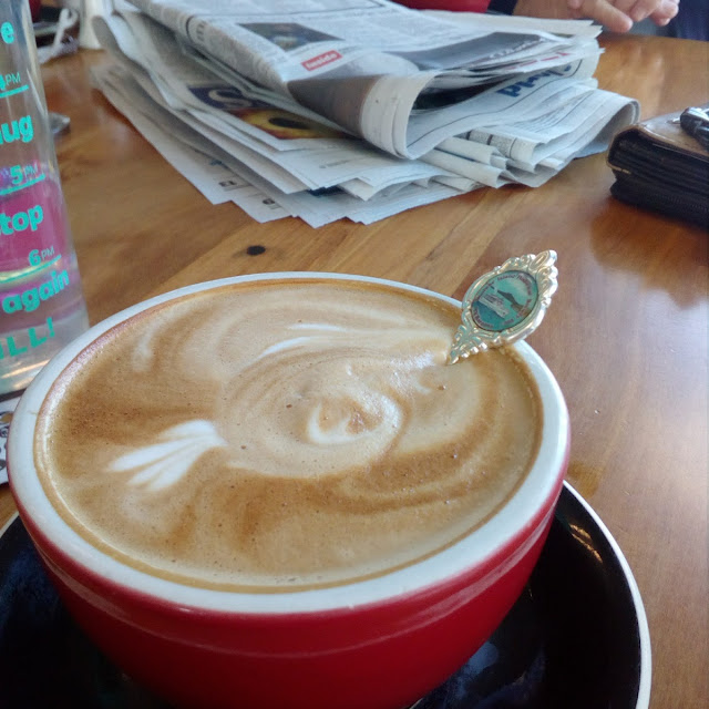 Trim Flat White