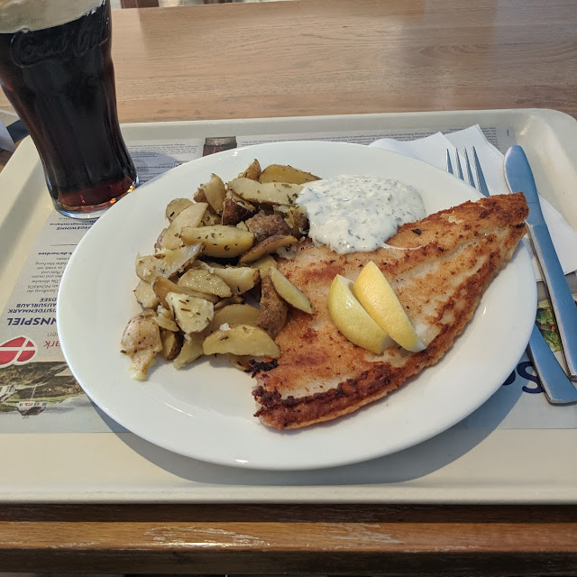 Scholle Mit Rosmarin-kartoffeln Und Remoulade