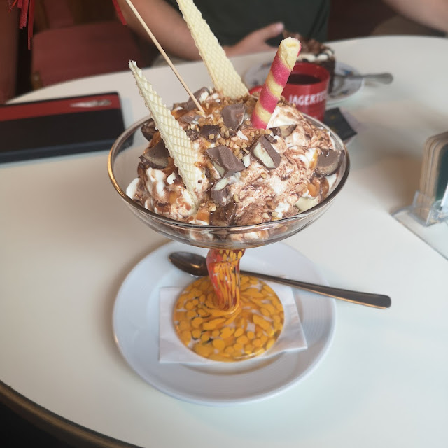 Mozart Becher