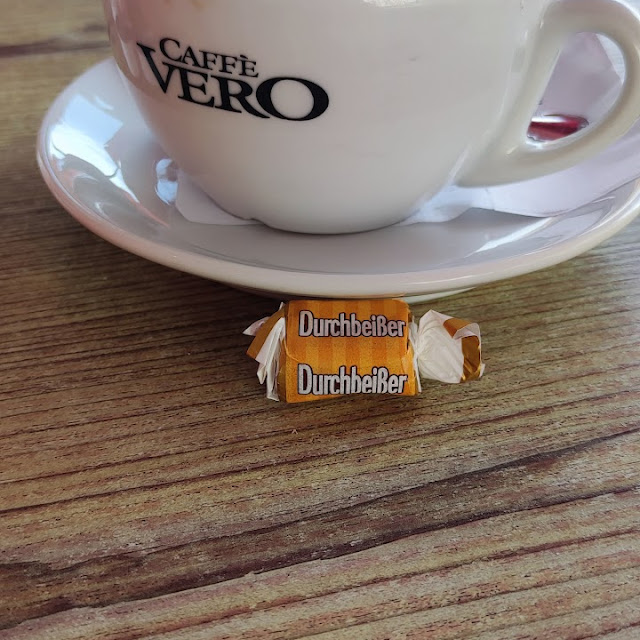 Kaffee Mit Karamell Bonbon