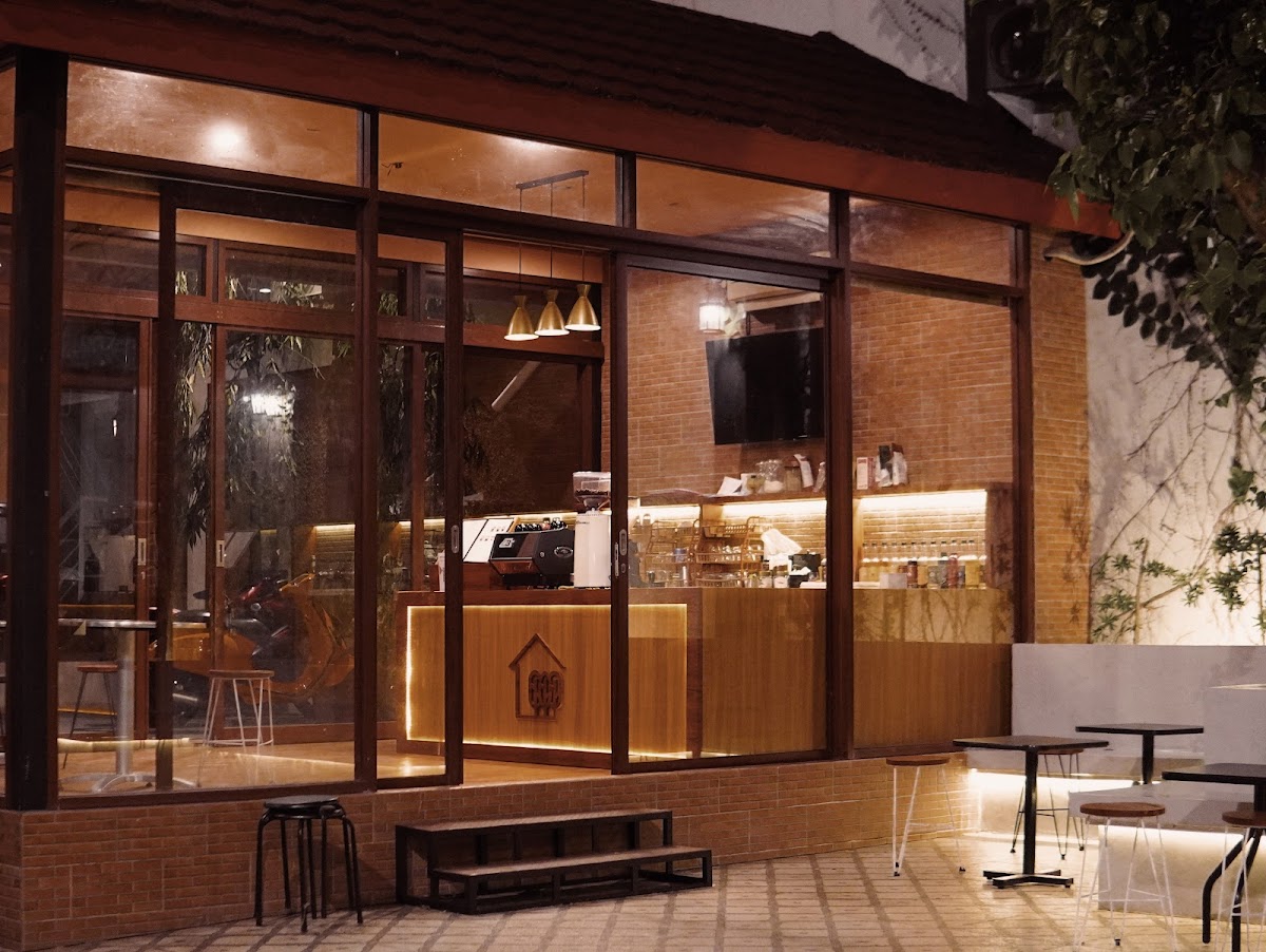Zamra Coffee & Backyard