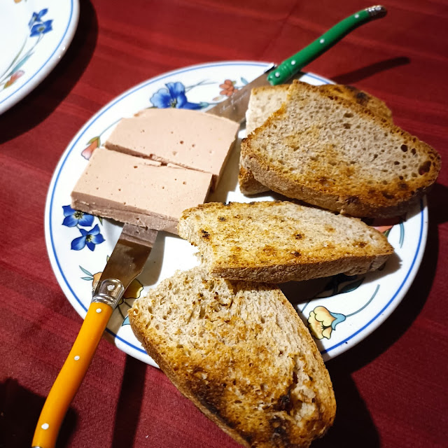 Patè D'anatra Con Pane Croccante