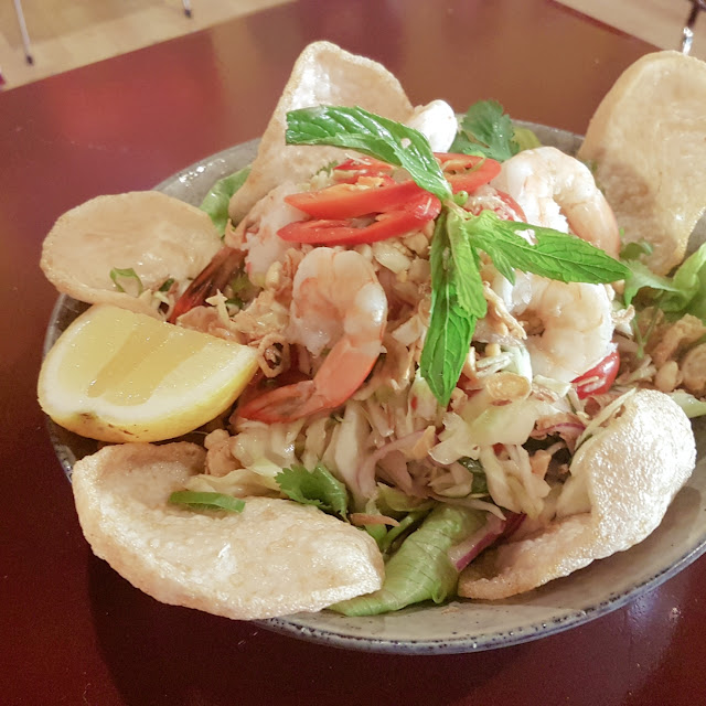 Beef Chicken Tofu with Prawns