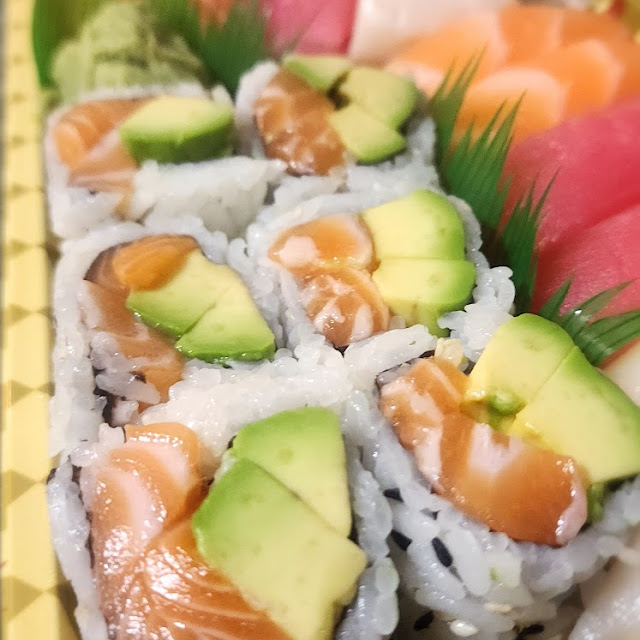 Sushi & Sashimi Combo 18pcs