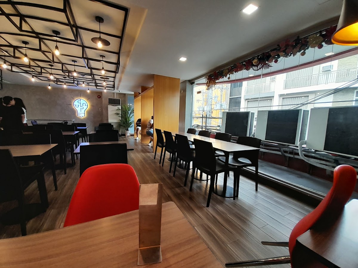 Fahrenheit Food Center