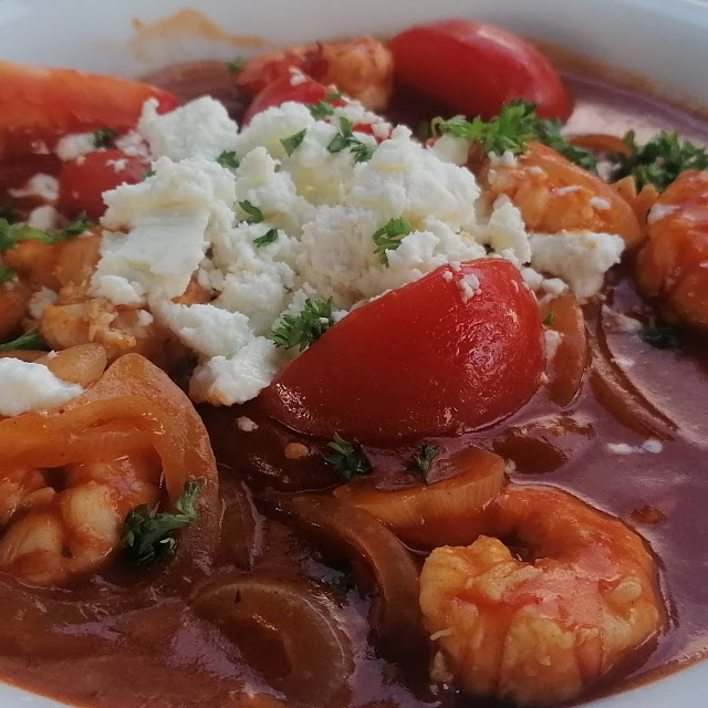 Garnelen In Tomatensauce Mit Schafskäse