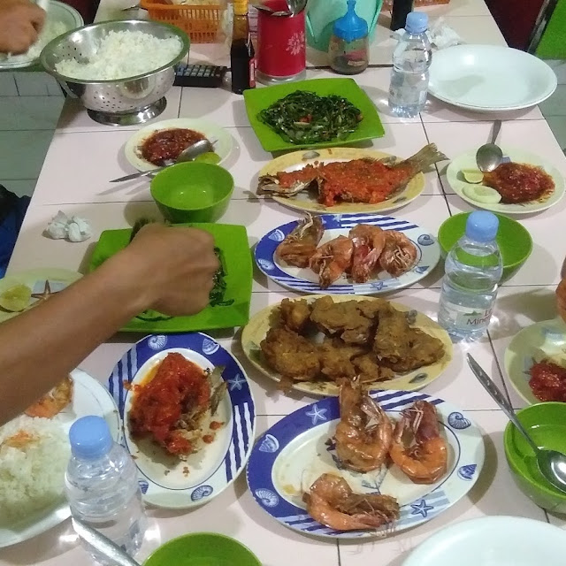 Hidangan Udang Bakar Rica Rica Cumi Goreng Tepung Ikan Bakar Rica Rica Parape Pallumara Kuah