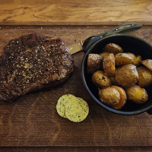 Entrecôte Mit Bratkartoffeln