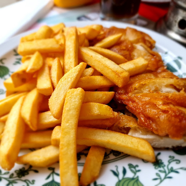 Knusprige Hähnchen Gebacken Mit Pommes