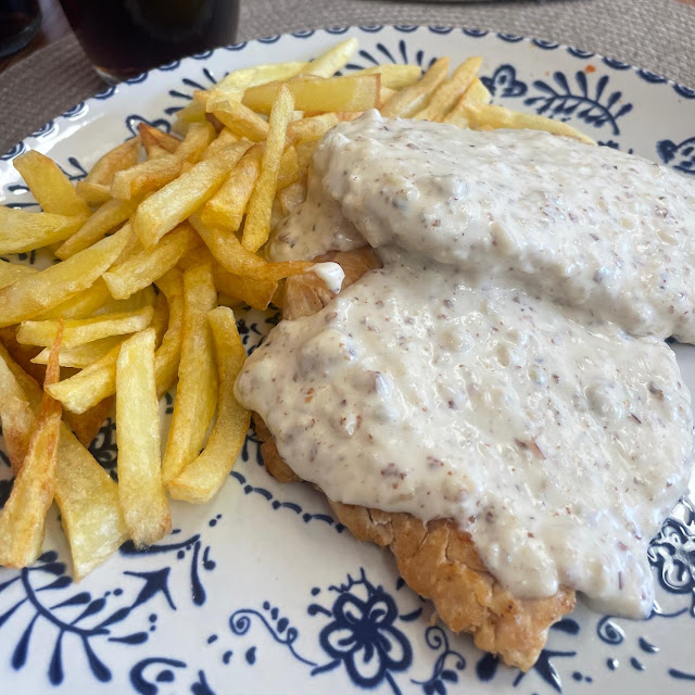 Chicken with Almond Sauce