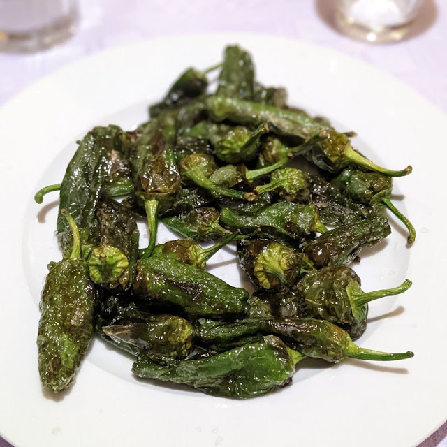 Grünes Gegrilltes Paprikchen Pimientos