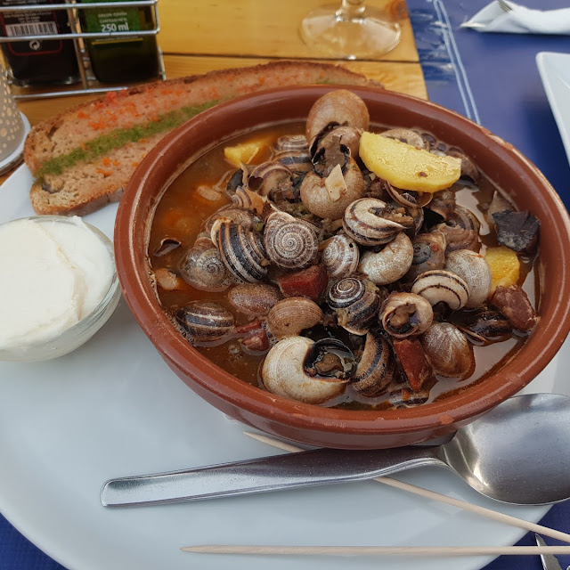 Caracoles En Salsa