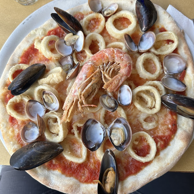 Pizza Con Frittura Di Mare